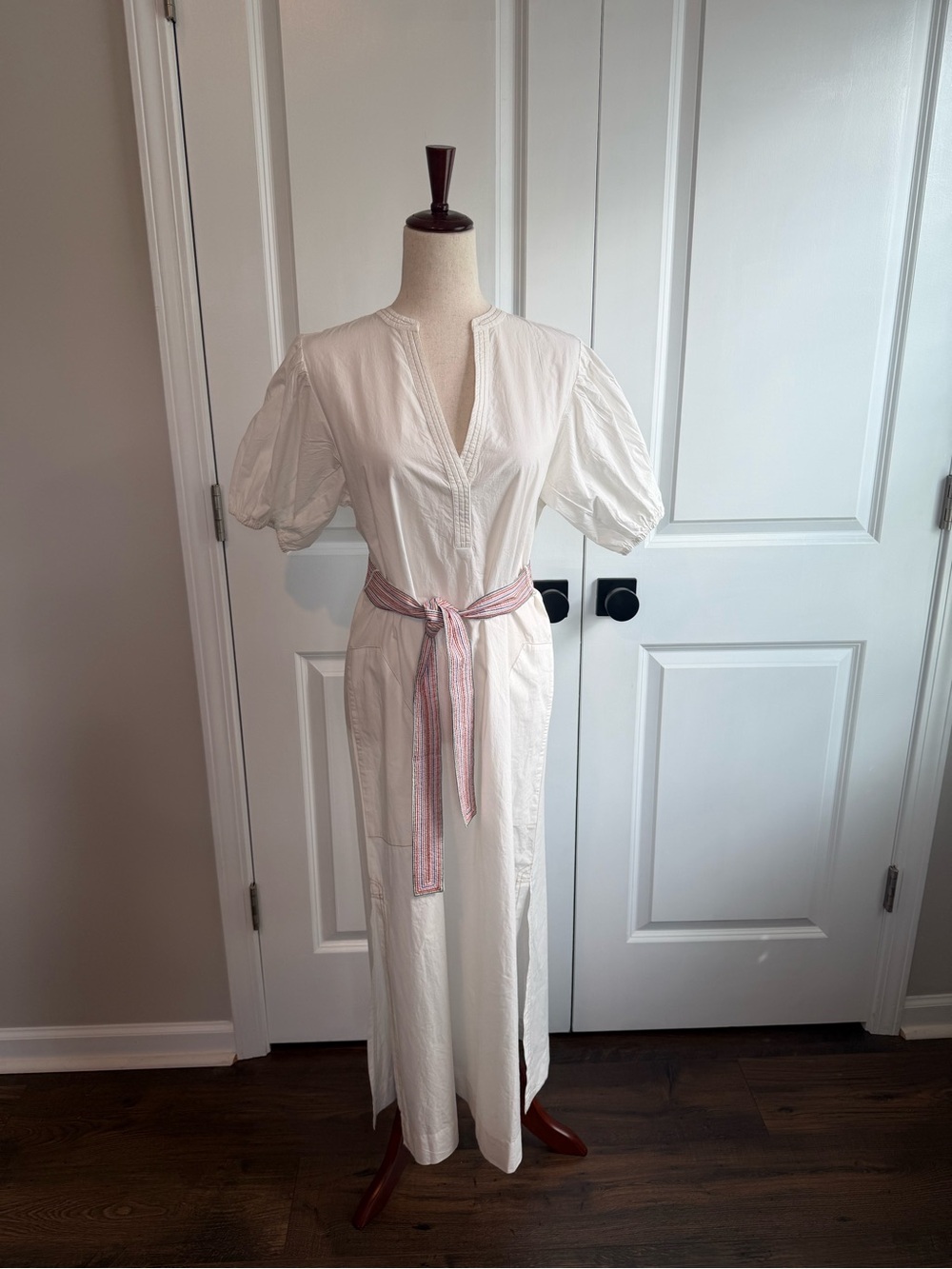 Lilla P Women’s Split Neck White Maxi Dress Belted NWT Size XS
